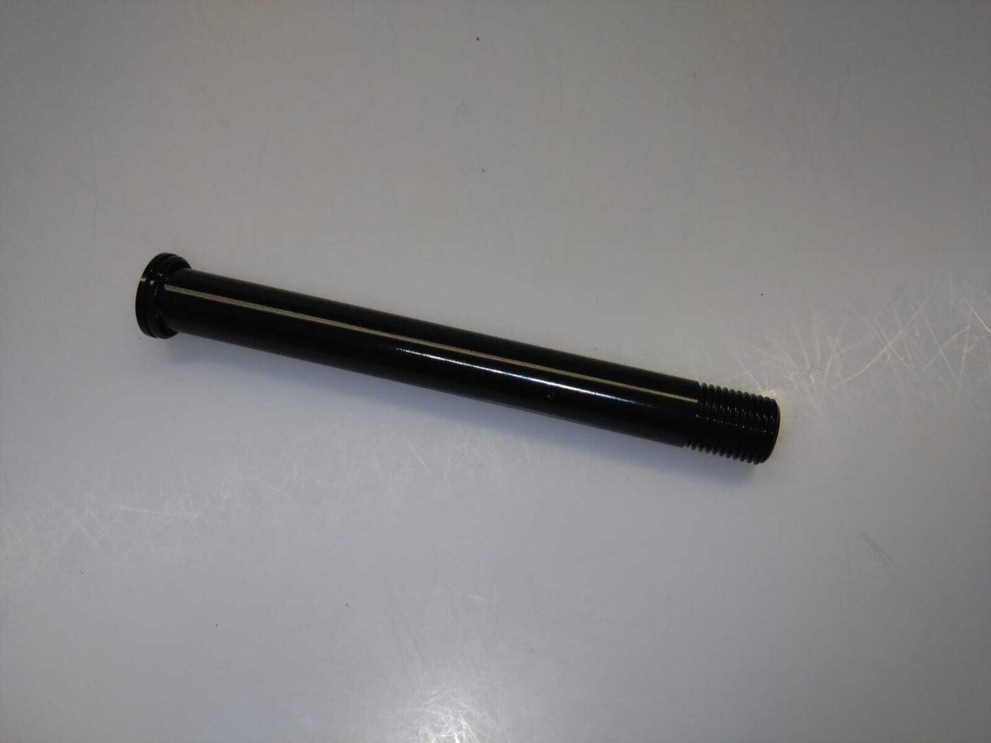 Tornillo Cannondale Headshok TA 110x15 137mm M15x1.5P Negro