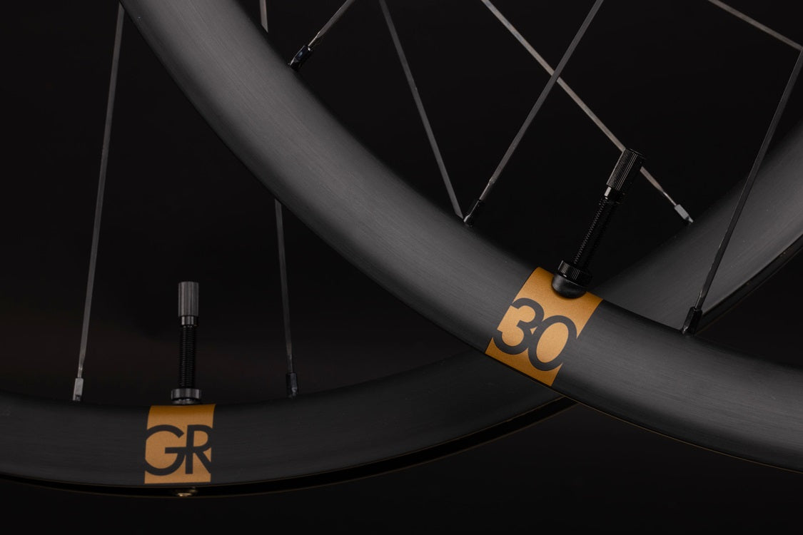 Llanta Gravel Reserve 30/GR AL Aluminio Negro